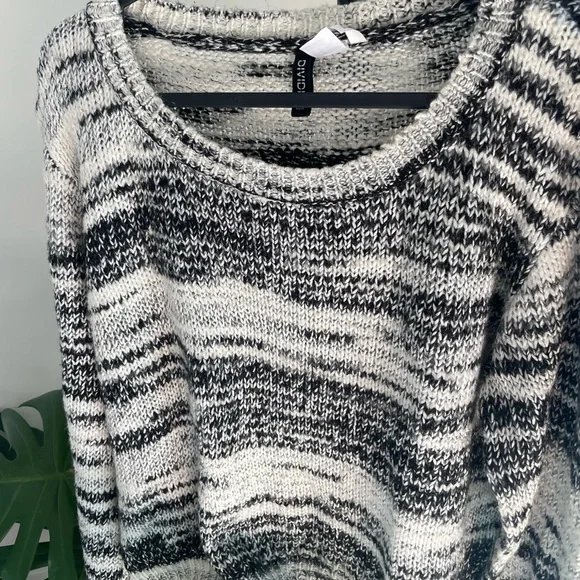 H&M Sweater - Picture 4 of 4